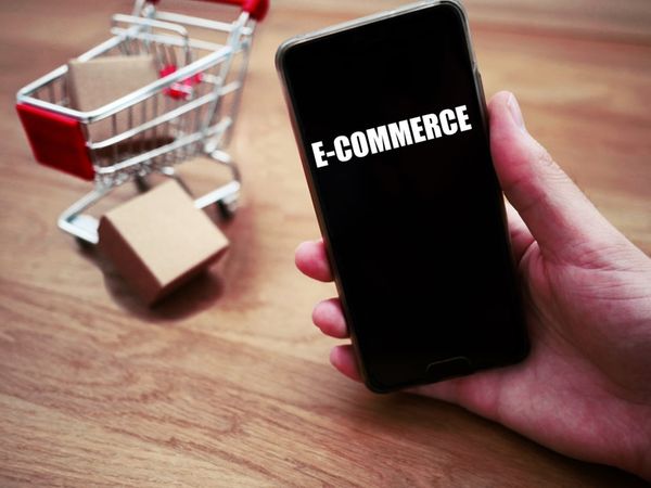 Qu'est-ce qui fait le succès de Stores-et-Rideaux.com et des marques françaises 