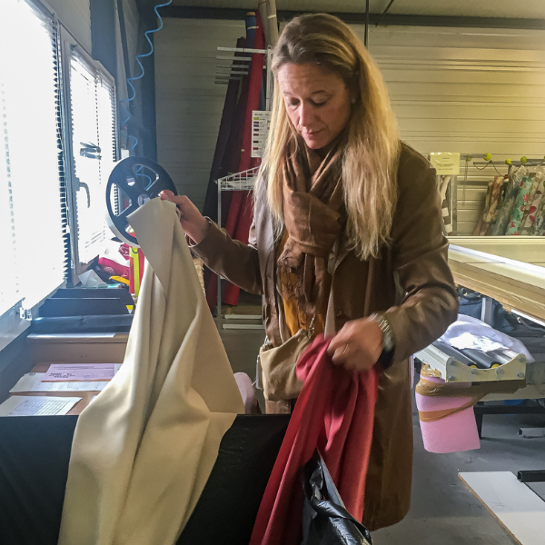Démarche écologique de valorisation des chutes de tissu par Stores-et-Rideaux.com