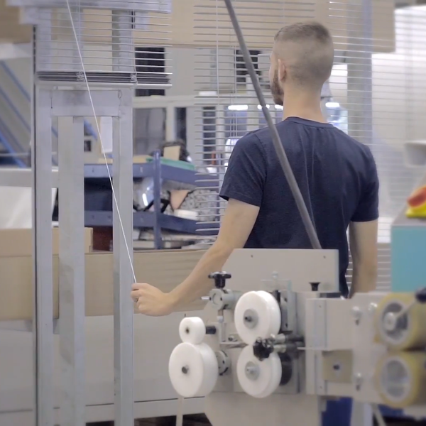 Produits sur-mesure haut de gamme livrés partout en France, Stores-et-rideaux.com