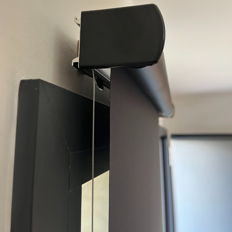 Store enrouleur occultant aspect toile de jute - polyester - sur mesure - sans perçage - motorisé - Garantie 5 ans — vue 3