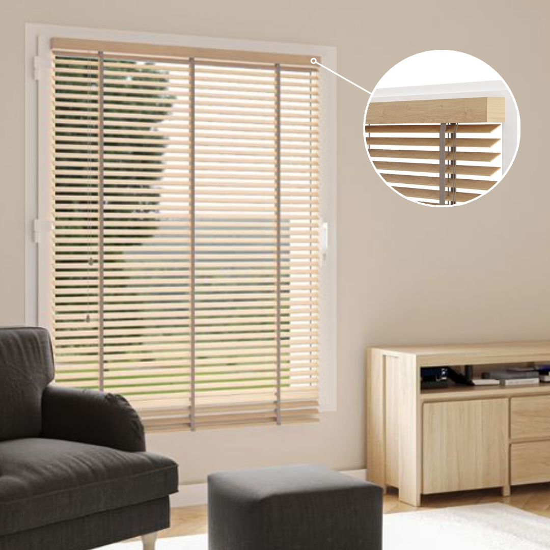 Store bois sur-mesure - bois tilleul satiné - fabrication française - design épuré - type de pose sans perçage ou vissée - design épuré