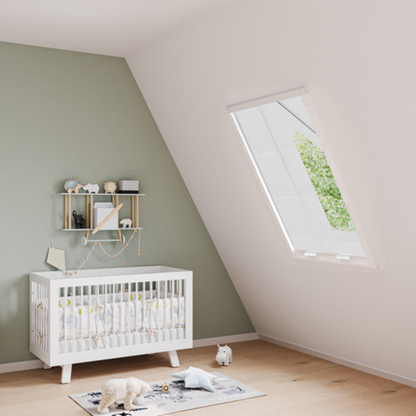 Store moustiquaire compatible avec les fenêtres de toit VELUX Sommeil paisible - Sur mesure et installation simple