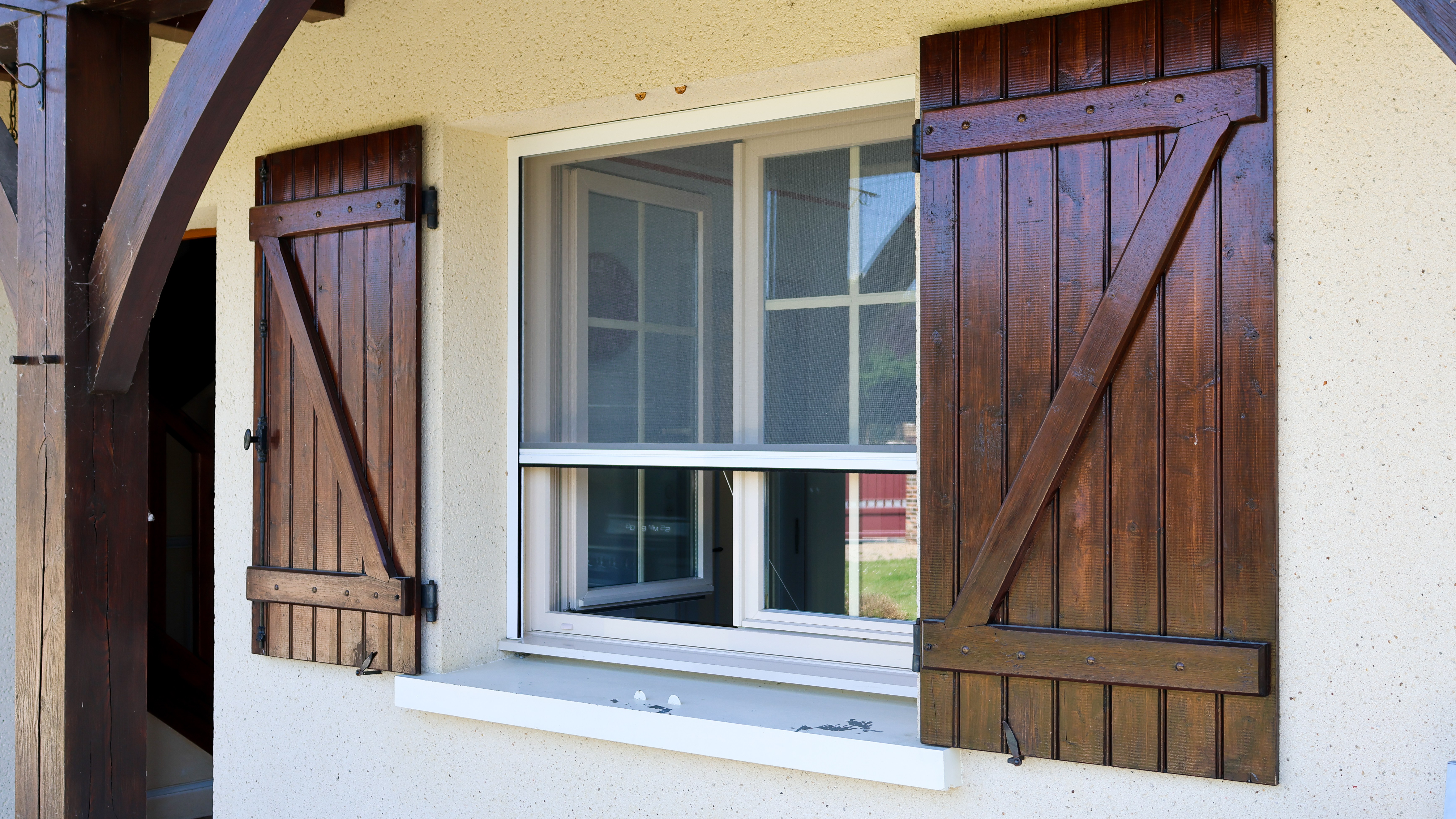 Store anti moustique - Enroulement vertical discret - Barrière physique efficace - Fabriqué en France