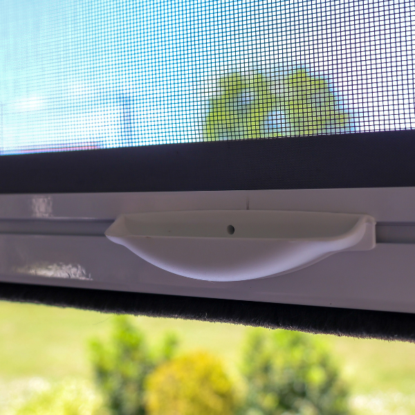 Moustiquaire à enrouleur - Fermeture hermétique par balais - Vue sur extérieur nette — vue 4