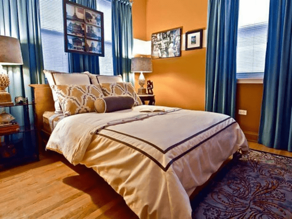 chambre bleu et jaune