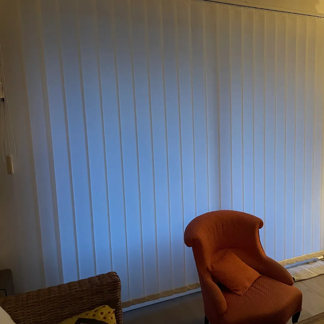 Store californien tamisant fermé salon