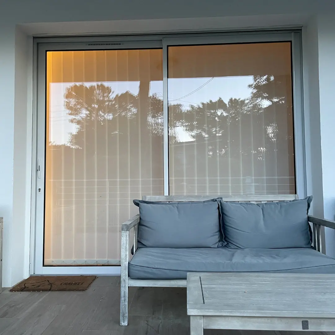 Store californien tamisant vue extérieur