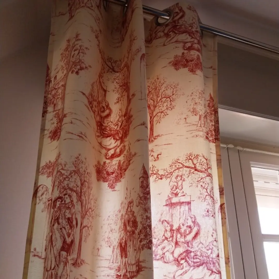 Rideau toile de jouy rouge focus tissu