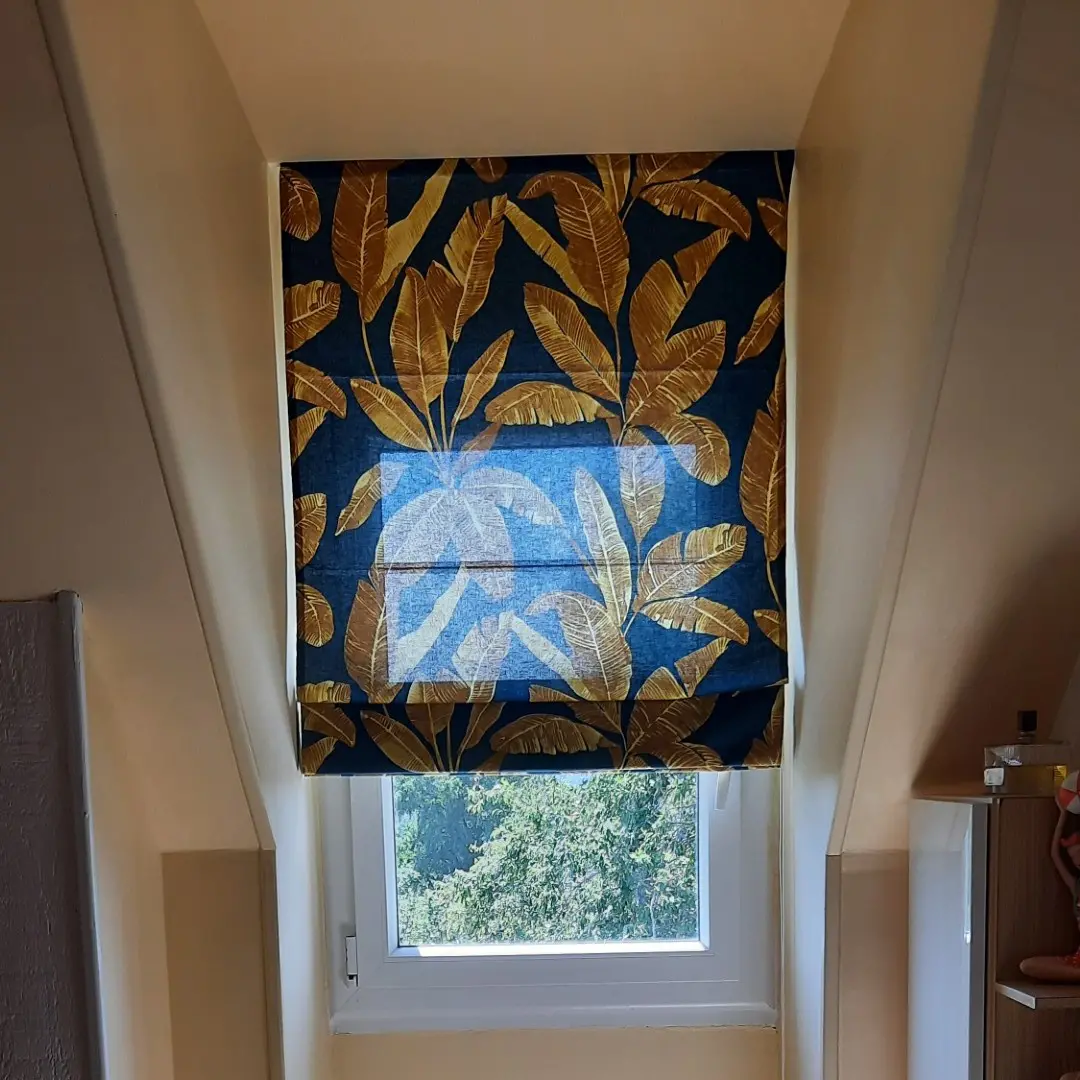 Store bateau à motifs fleurs belize bleu chambre