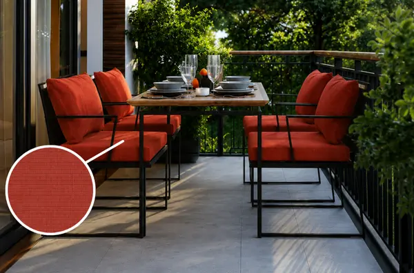 coussin banquette extérieur anti-tache uni beige sur salon de jardin en bois contemporain