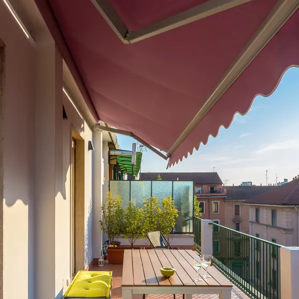 Store extérieur — vue 3