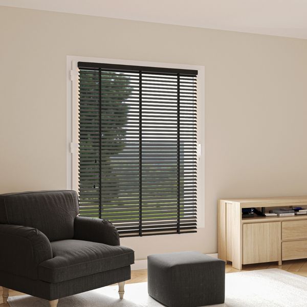 Store venitien bois pour fenetre - bois tilleul satiné - sur mesure - fabrication française - design épuré
