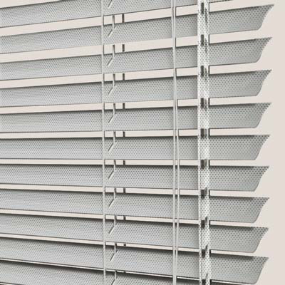 Store vénitien aluminium perforé - sur mesure - fabrication sur-mesure selon vos dimensions - durable et élégant